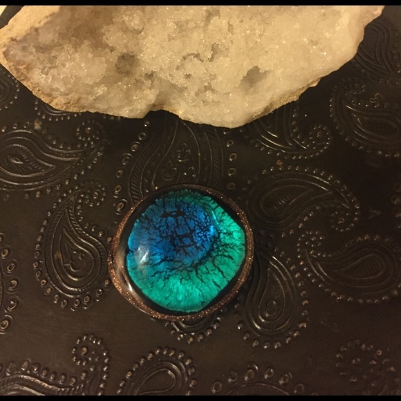 Jewelry - VINTAGE glass pendant🎄